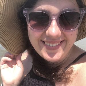 Meet your Posher, Azia